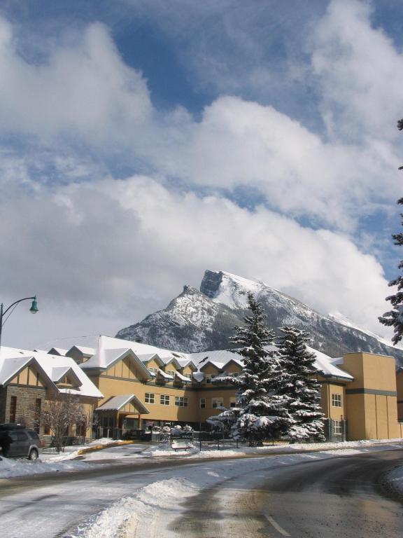Ywca Banff Hotel Екстер'єр фото