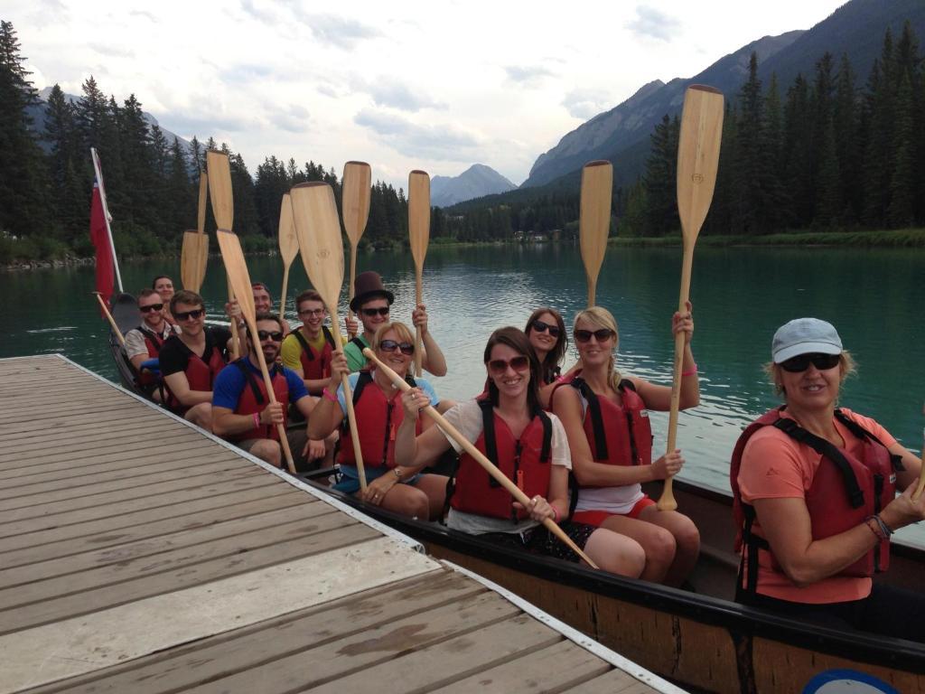 Ywca Banff Hotel Екстер'єр фото